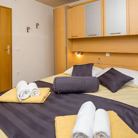 Lanterna Affittacamere 3*