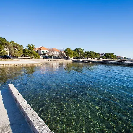 Lanterna 3* Turanj