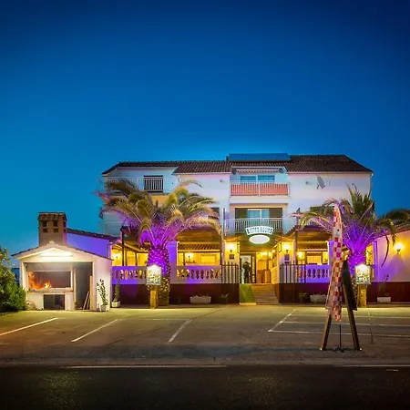 Lanterna Affittacamere 3*